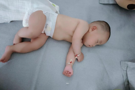 武汉供卵试管机构宝宝夏天要穿袜子吗